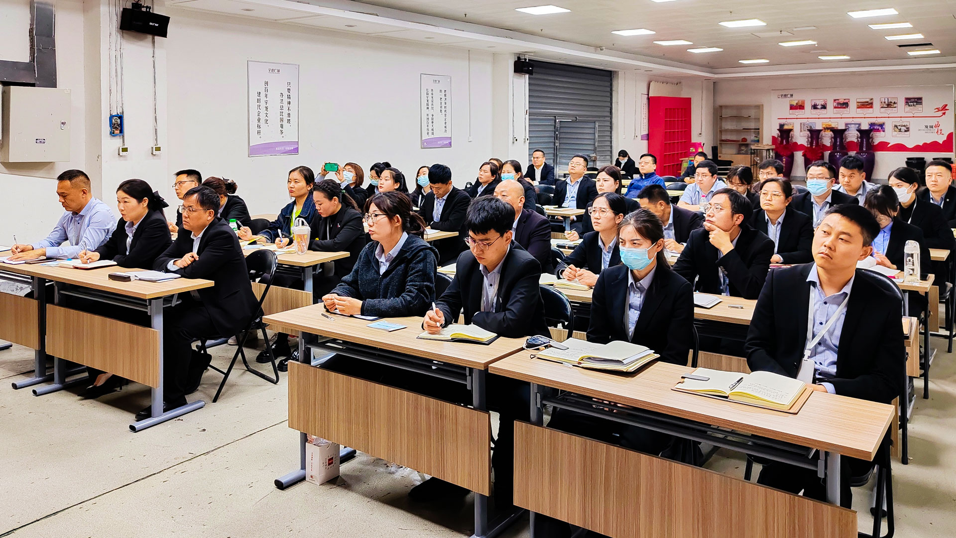 百貨公司：抓培訓(xùn)，促提升圖二.jpg
